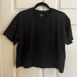 Uniqlo Cropped Black T Shirt
